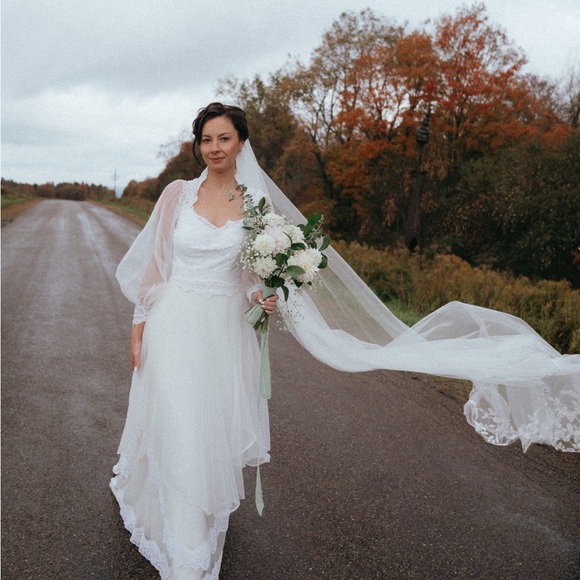 Vintage wedding gown - Picture 4 of 8